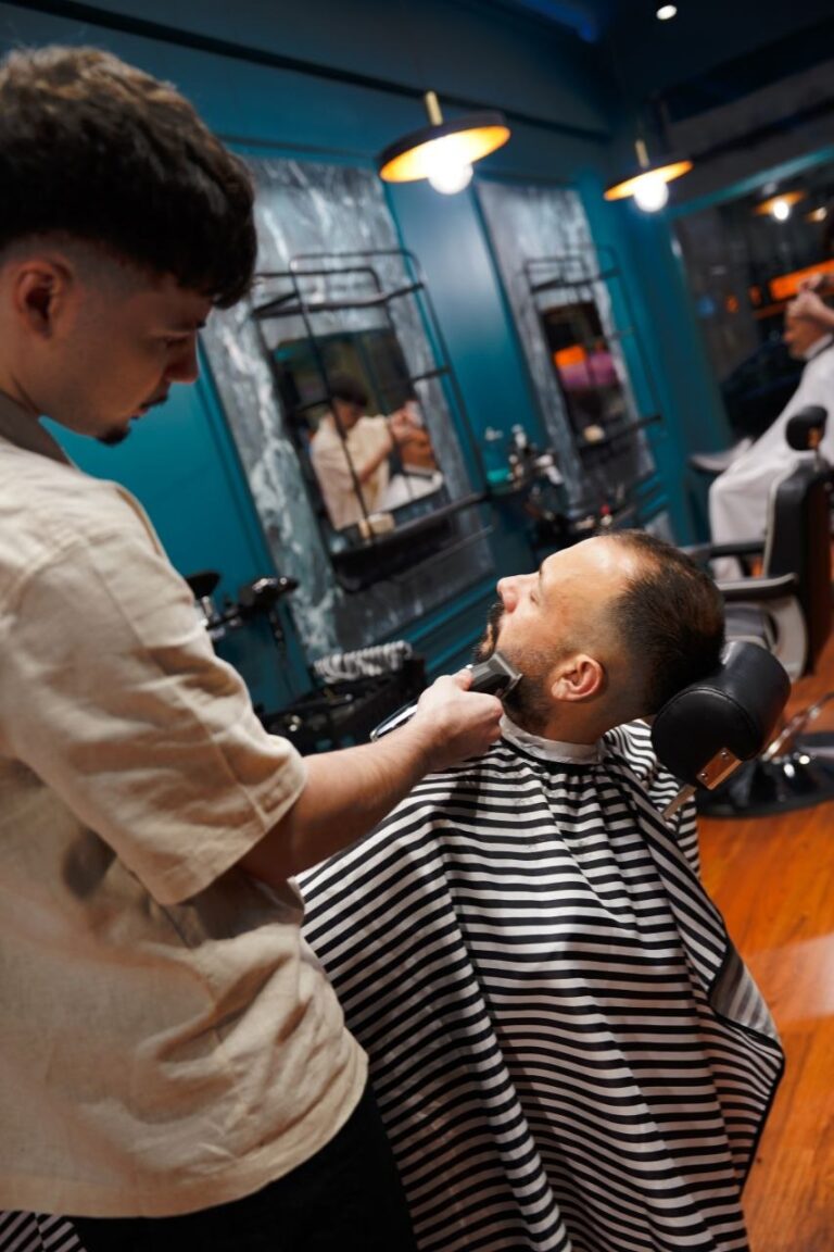 Arreglo de barba con máquina